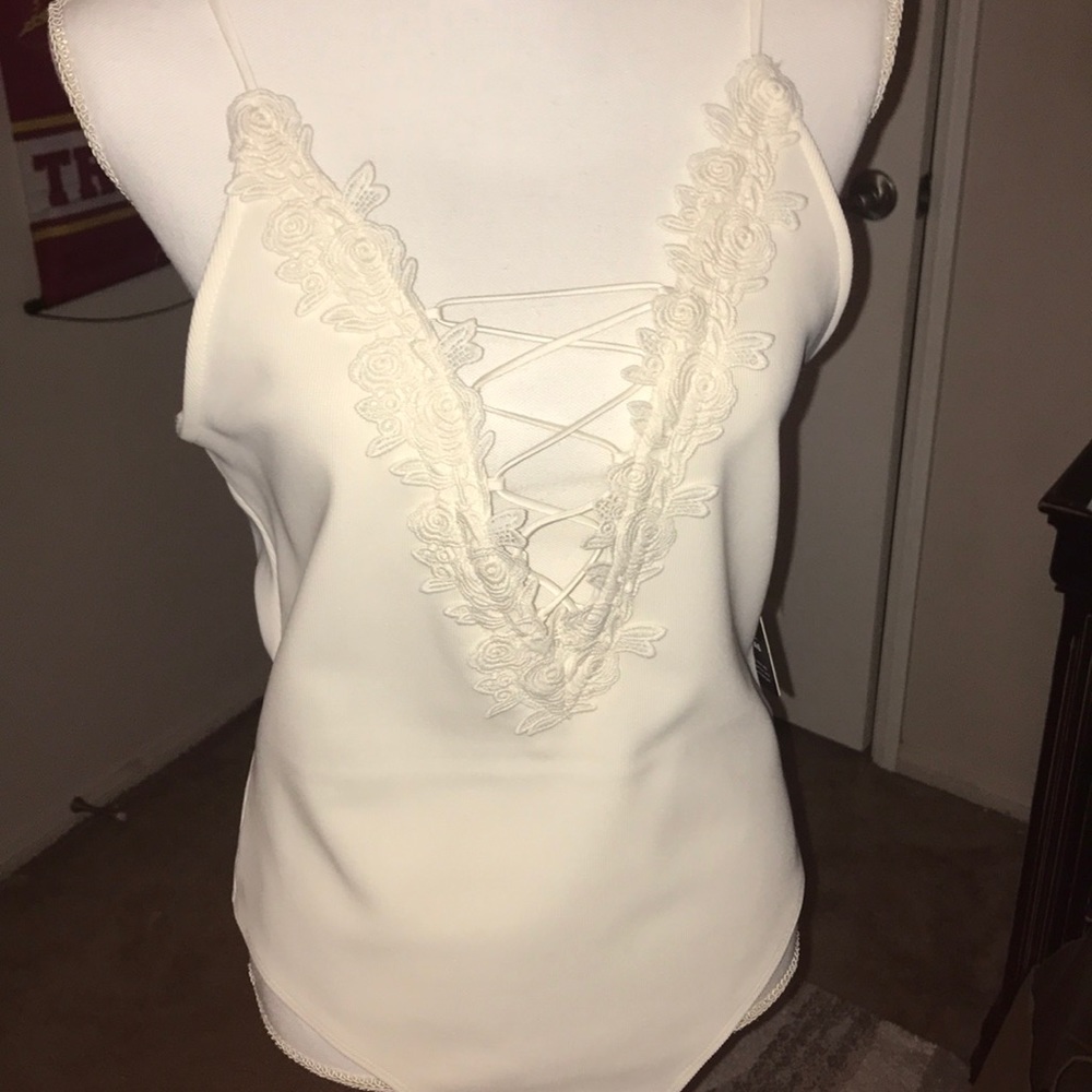 New off white beautiful one piece bodysuit ❤️👍🏼